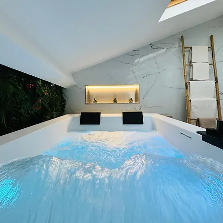 Love & Spa Frejus Exterior photo