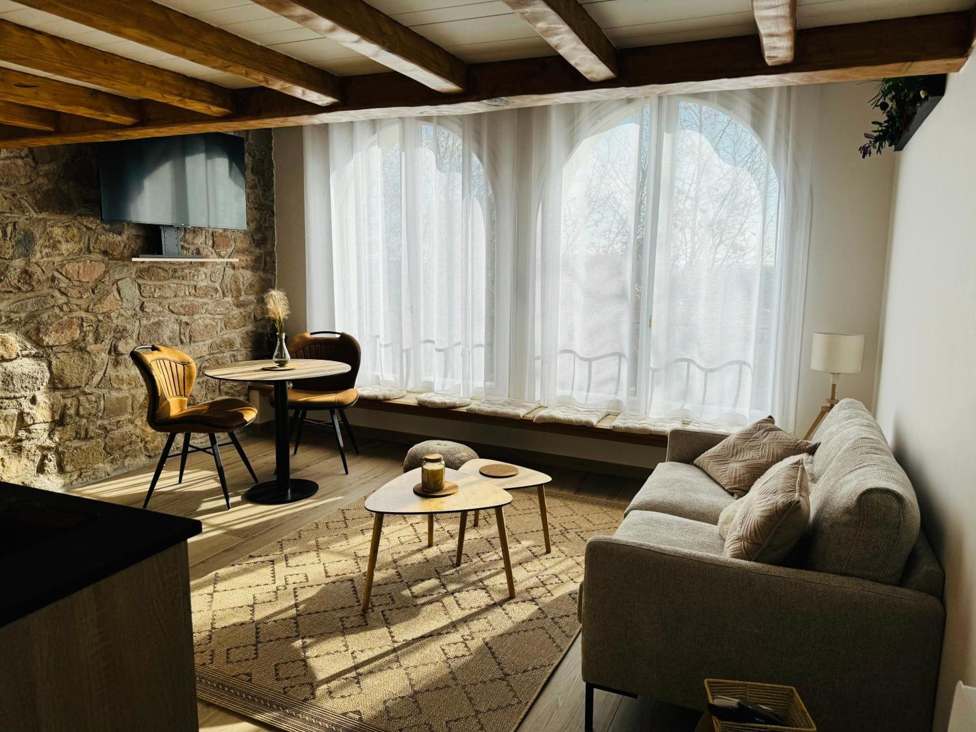 Apartment & *
